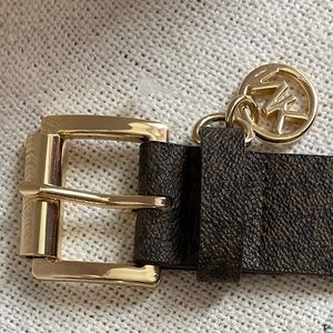 Michale Kors belts size L